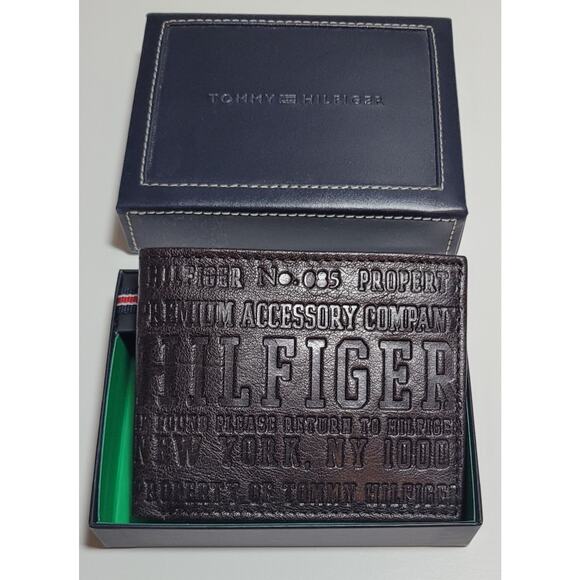Tommy Hilfiger Brown Genuine Leather Billfold Valet Passcase Embossed Wallet New - Picture 2 of 8